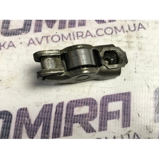 Штовхач клапана (рокера, коромисло) Fiat Doblo 1.3 MJTD 2000-2010 73501138